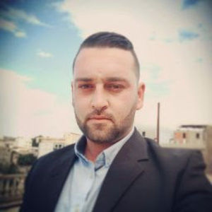 Meet your Posher, Akiles